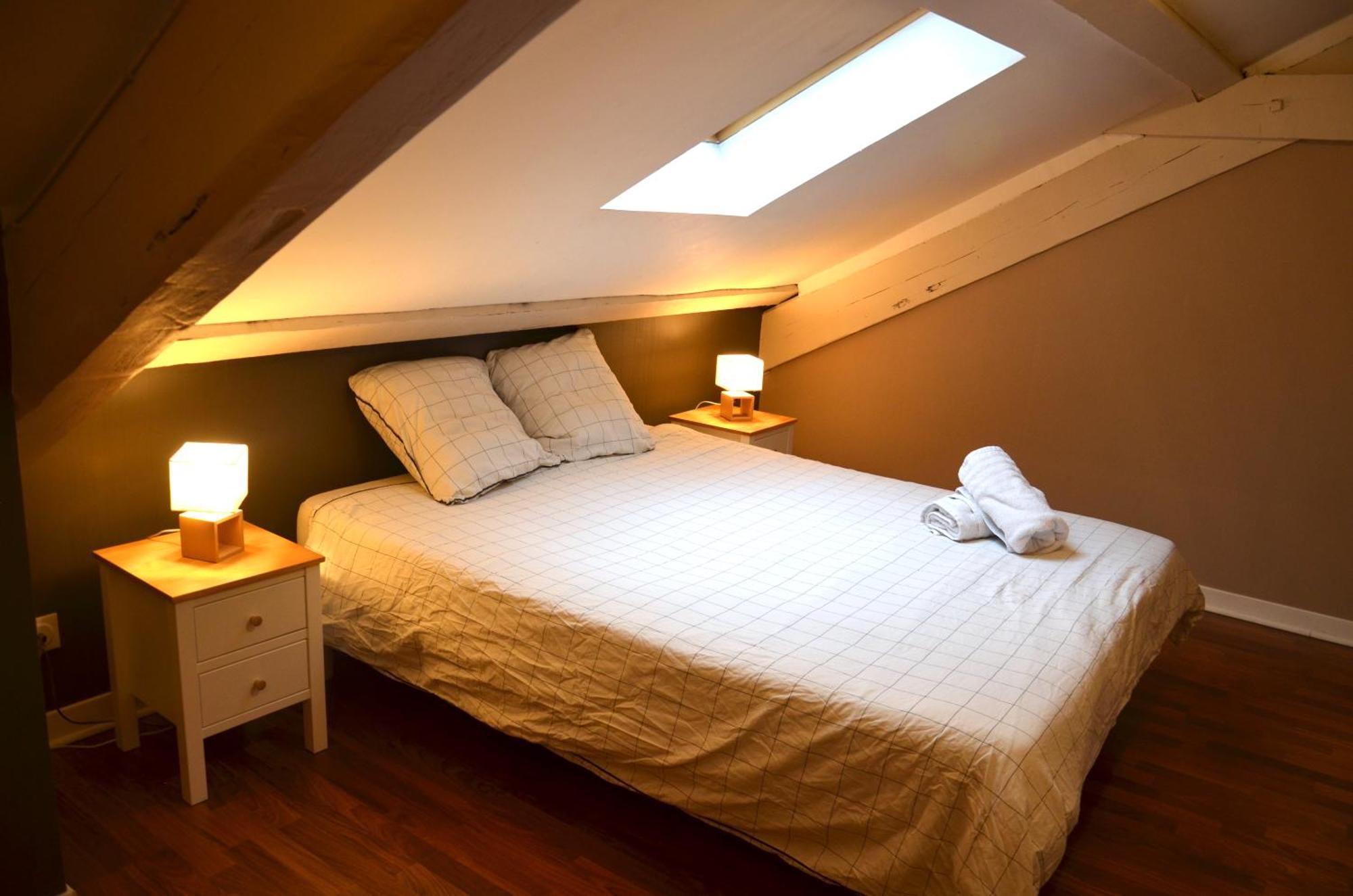 Le Cocon Troyen - 6-8P - 2 Parking Gratuits Apartment Troyes Exterior foto
